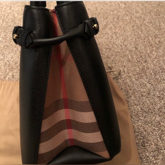 Burberry handbag - Picture 2 of 7
